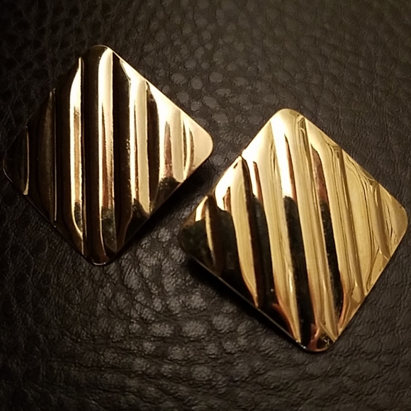 VTG clip on earrings - Picture 2 of 6